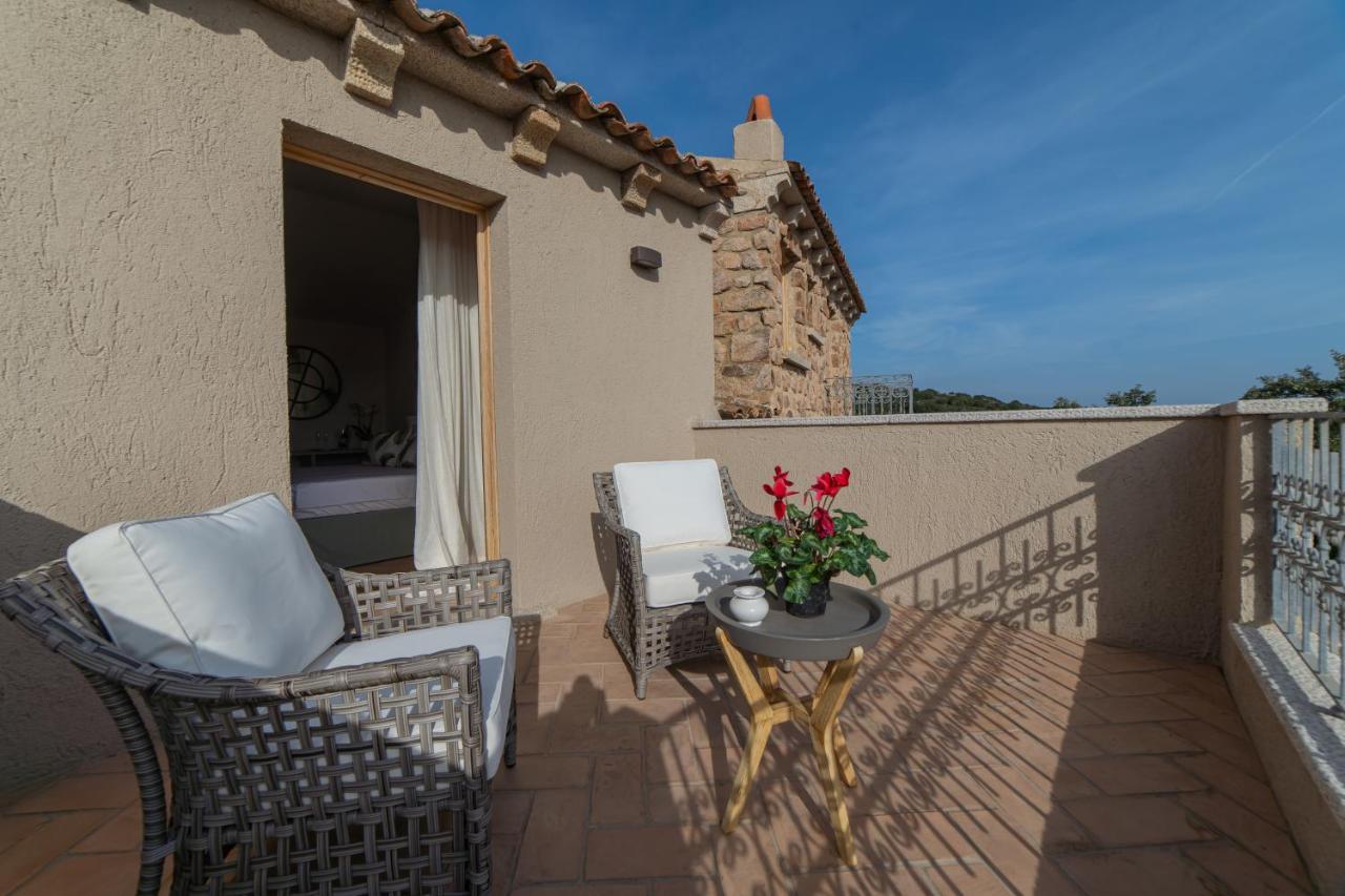 Hotel Borgo Smeraldo Arzachena Exterior photo