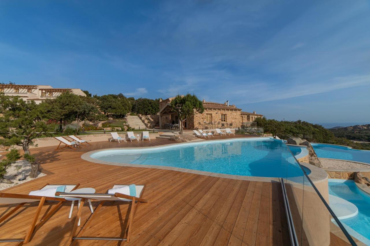 Hotel Borgo Smeraldo Arzachena Exterior photo