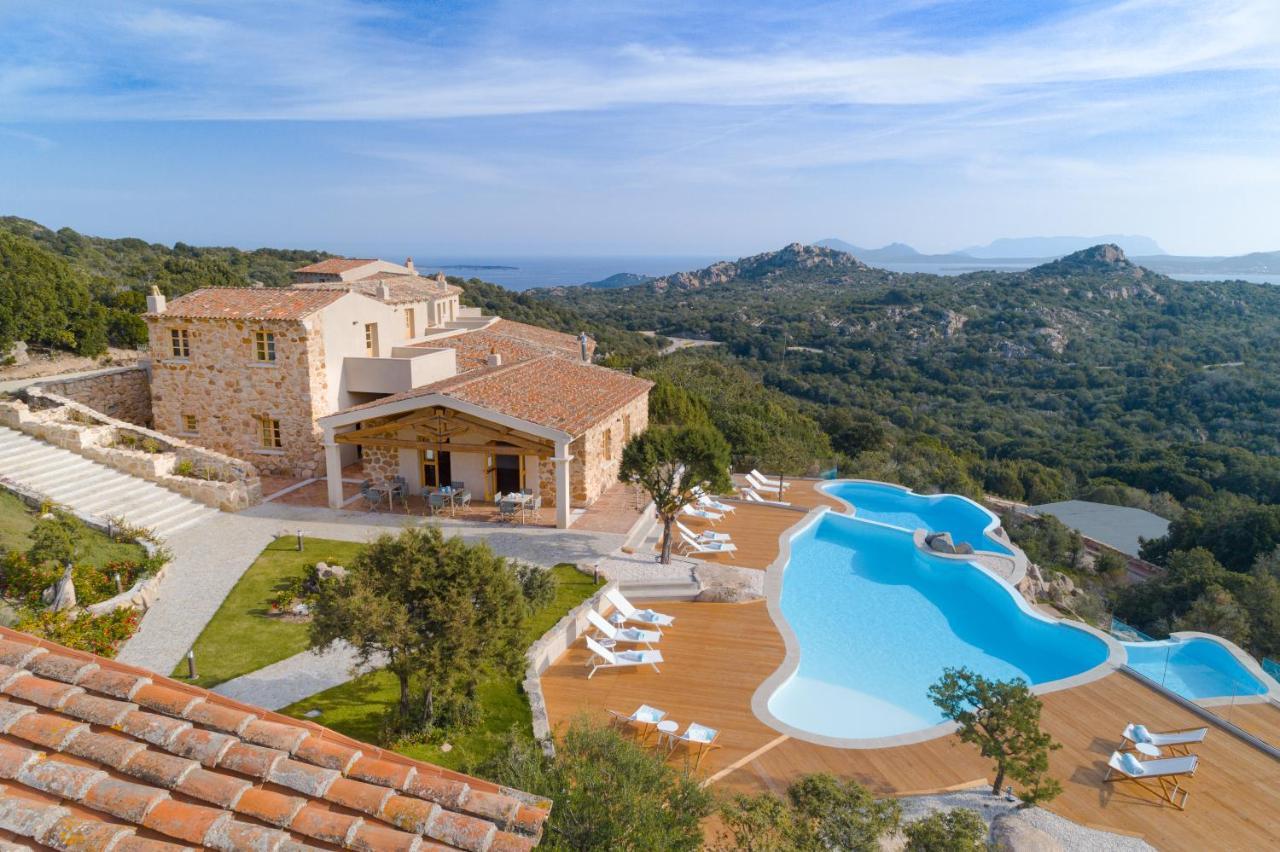 Hotel Borgo Smeraldo Arzachena Exterior photo