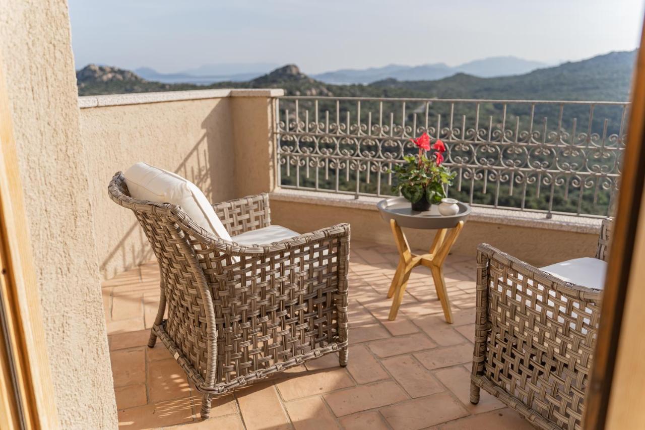 Hotel Borgo Smeraldo Arzachena Exterior photo