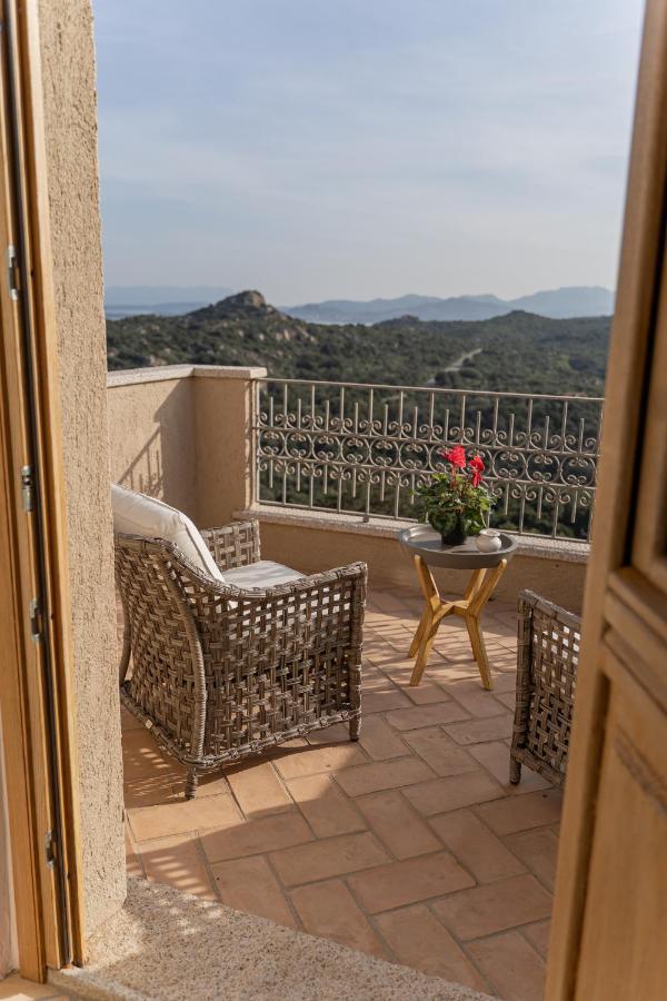 Hotel Borgo Smeraldo Arzachena Exterior photo