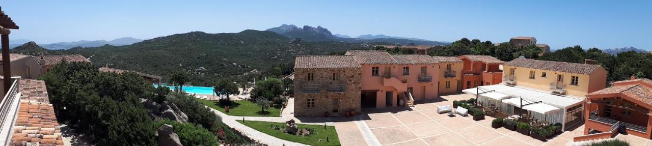 Hotel Borgo Smeraldo Arzachena Exterior photo